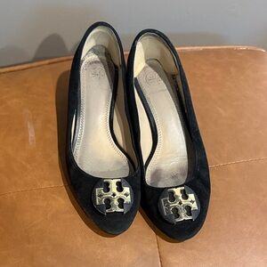 Tory Burch Black shoes with Gold Logo Accent